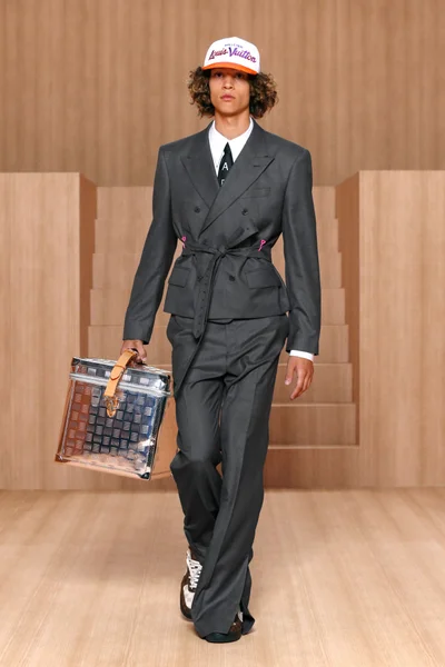 Look 77